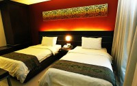   Kinabalu Daya Hotel 3*  12