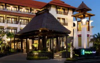   Holiday Inn Resort Benoa 4*  1