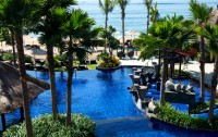   Holiday Inn Resort Benoa 4*  7