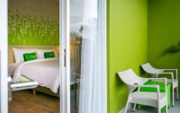   Zest Hotel Legian 2*  24