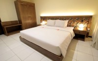   Diwangkara Beach Hotel 3*  24