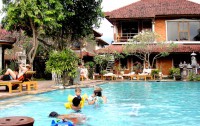   Lovina Beach Hotel 3*  34