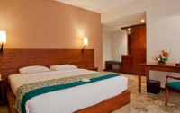   White Rose Hotel & Villas 4*  8