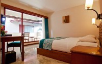   White Rose Hotel & Villas 4*  7