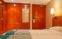   White Rose Hotel & Villas 4*  25