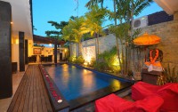   Andari Hotels & Resorts 2*  8