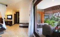   Legian Beach 4*  67