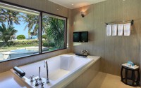   Novotel Lombok Resort & Villas 4*  12