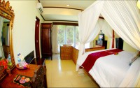   Puri Saron Senggigi Beach Hotel 3*  64