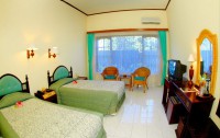   Puri Saron Senggigi Beach Hotel 3*  65