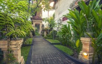   Seminyak Paradiso 3*  10