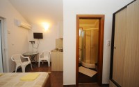   Apartments Mir 3*  9