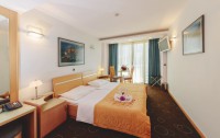   Montenegro Beach Resort 4*  9