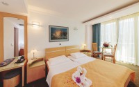 Montenegro Beach Resort 4*  2