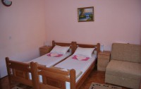   Apartments Srzentic 3*  7