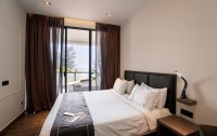   White Boutique Hotel & Residence 4*  15