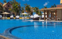   Crystals Beach Resort & Spa 4*  8