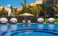   Crystals Beach Resort & Spa 4*  7