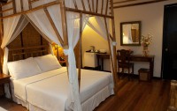   Sea Wind Boracay 4*  12