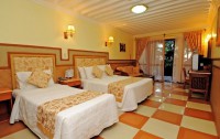   Red Coconut Beach Hotel 3*  25