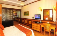   Red Coconut Beach Hotel 3*  9