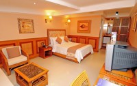   Red Coconut Beach Hotel 3*  6