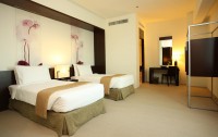   Waterfront Sebu City Hotel & Casino 4*  13