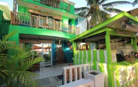   Bluewaves Beach House Resort 3*  12