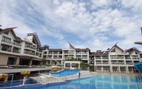   Crown Regency Resort & Convention Center 3*  36