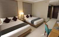   Crown Regency Resort & Convention Center 3*  32