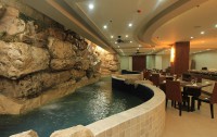   Crown Regency Resort & Convention Center 3*  16