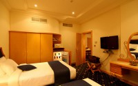   Grand Qatar Palace 3*  30