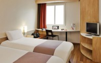   Ibis Centrum 3*  3