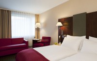   Nh Budapest City 4*  8