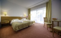   Ket Korona Wellness Hotel 4*  6