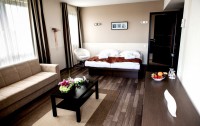   Ce Plaza Hotel 4*  6