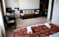 Ce Plaza Hotel 4*  2