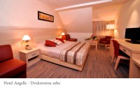   Family Hotel Angella 4*  6