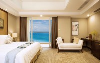   Holiday Inn Resort Yalong Bay 5*  9