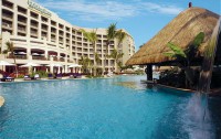   Holiday Inn Resort Sanya Bay 5*  1