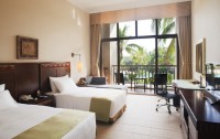 Holiday Inn Resort Sanya Bay 5*  2