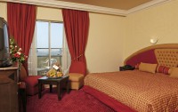   Kenzi Europa Hotel 4*  44