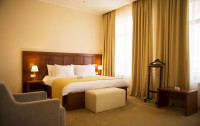   Ani Plaza Hotel 4*  10