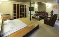   Nairi Hotel 4*  8