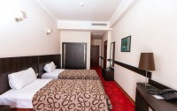 Regineh Hotel 4*  5