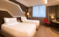   Doubletree By Hilton Hotel 4*  6