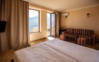   Lastiver Resort Hotel 4*  9