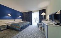   Alex Resort & Spa Hotel  4*  66