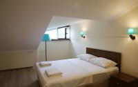   Lucette Guest House  3*  16