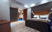   Midtown Hotel 4*+  14